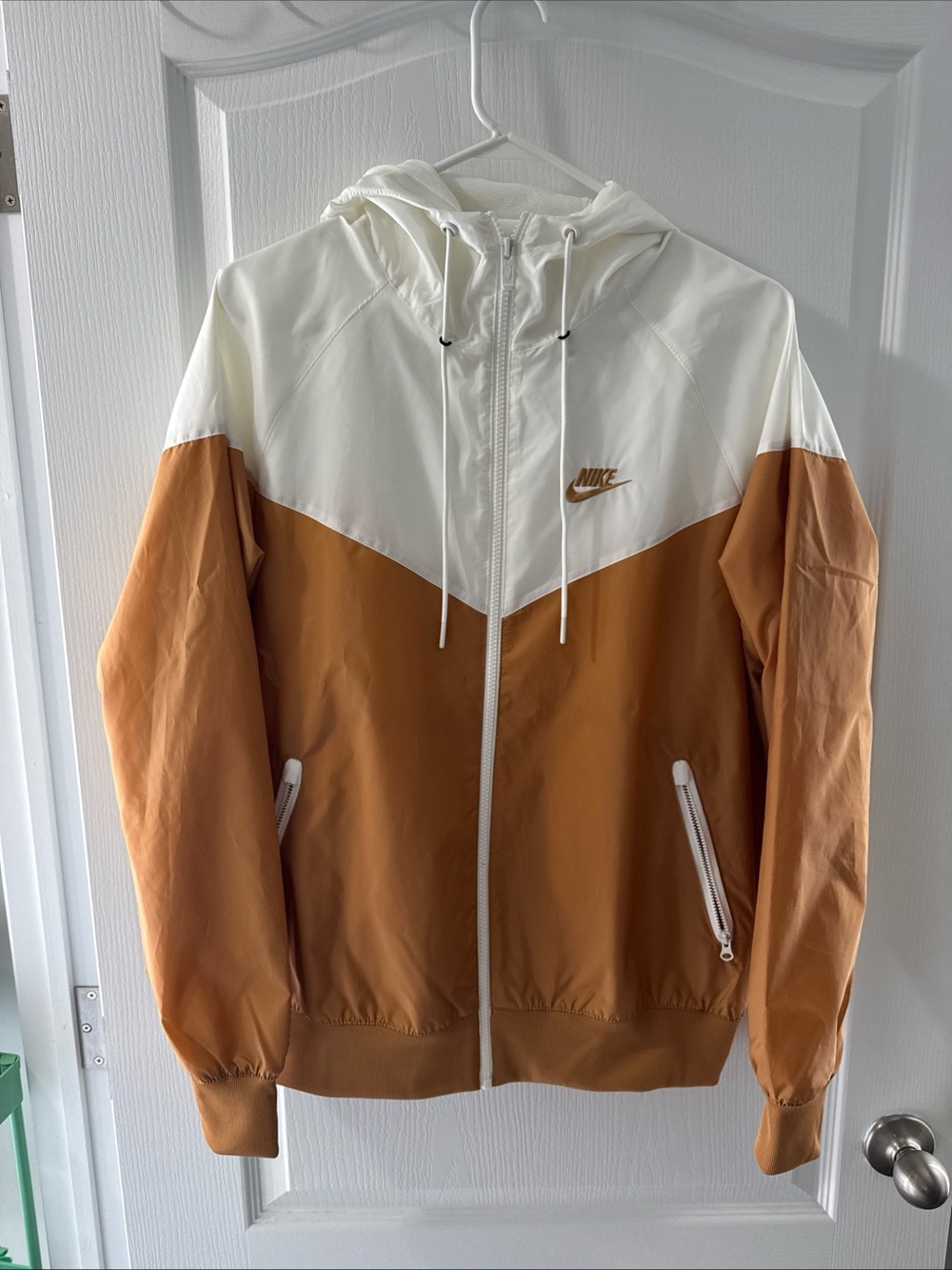 Nike Men’s White and Brown/Tan Hooded Windbreaker Jacket